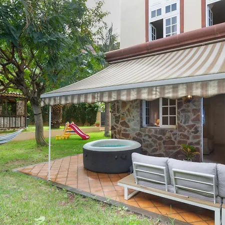 Nyaraló Preciosa Casa Con Jardin Privado