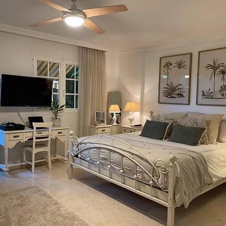 Сasa de vacaciones Preciosa Casa Con Jardín Privado