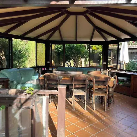 Preciosa Casa Con Jardín Privado