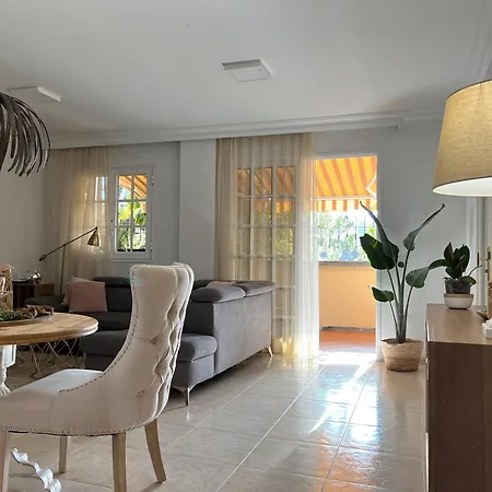 Сasa de vacaciones Preciosa Casa Con Jardín Privado *