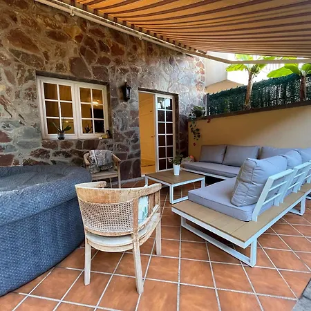 Holiday home Preciosa Casa Con Jardin Privado